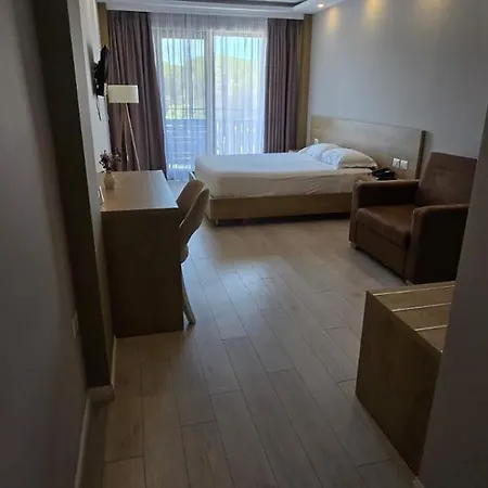 Amber Hotel Albania Spille Exterior photo