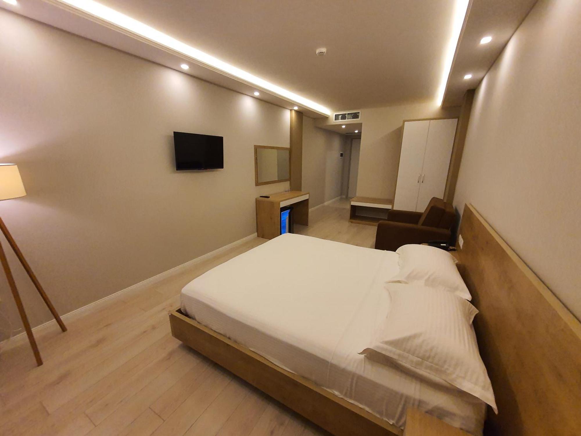 Amber Albania 4* Spille