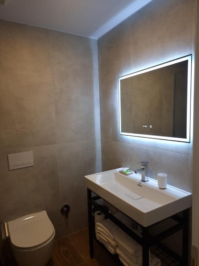Готель Amber Albania 4*